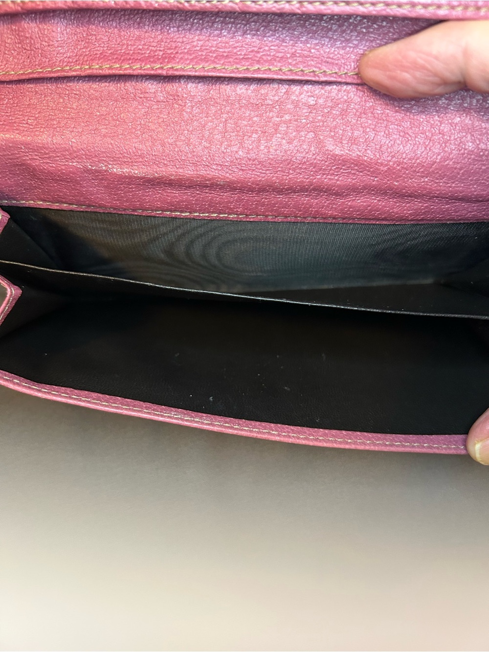 Gucci Beige GG Canvas Wallet with Pink Trim and Gold Studs - Picture 5 of 6